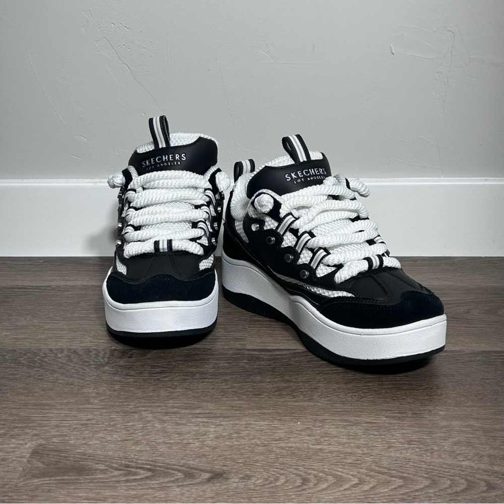 Sketchers D’lites Wave Crest Sneaker - Size 8 View 2